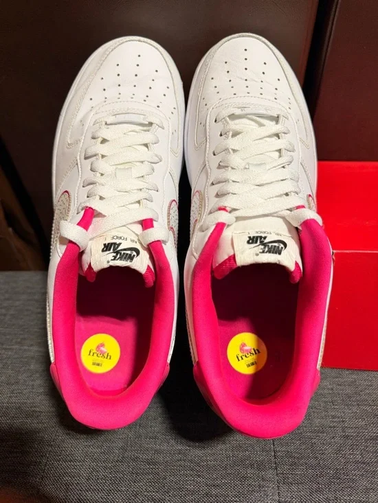 Nike White & Hot Pink Women's Low-Top Sneakers - Picture 9 of 12
